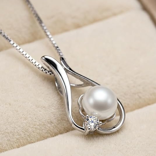 Pearl necklace, a gift for your wife, a pearl pendant necklace, a Christmas gift for mothers, wives, or girlfriends.